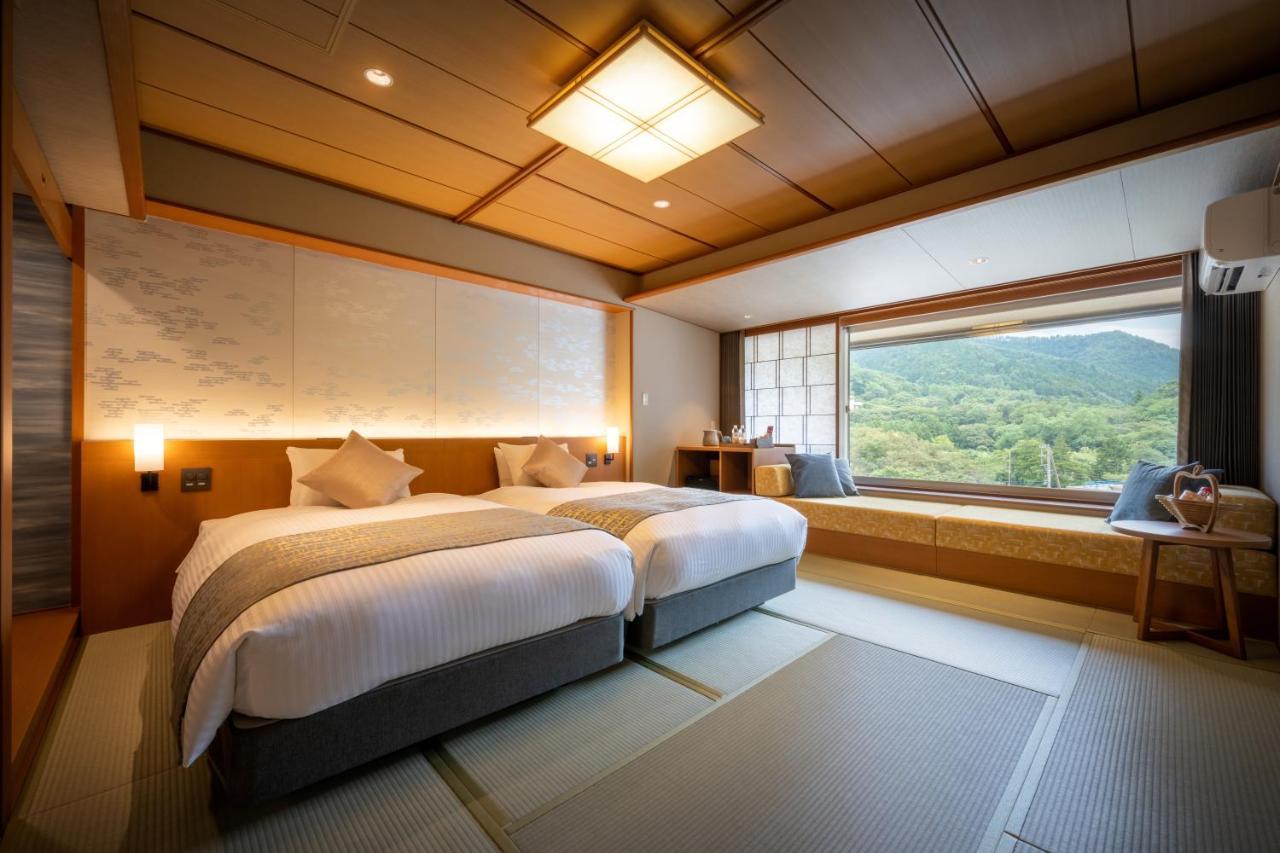 ホテル 萩姫の湯栄楽館 郡山市 エクステリア 写真