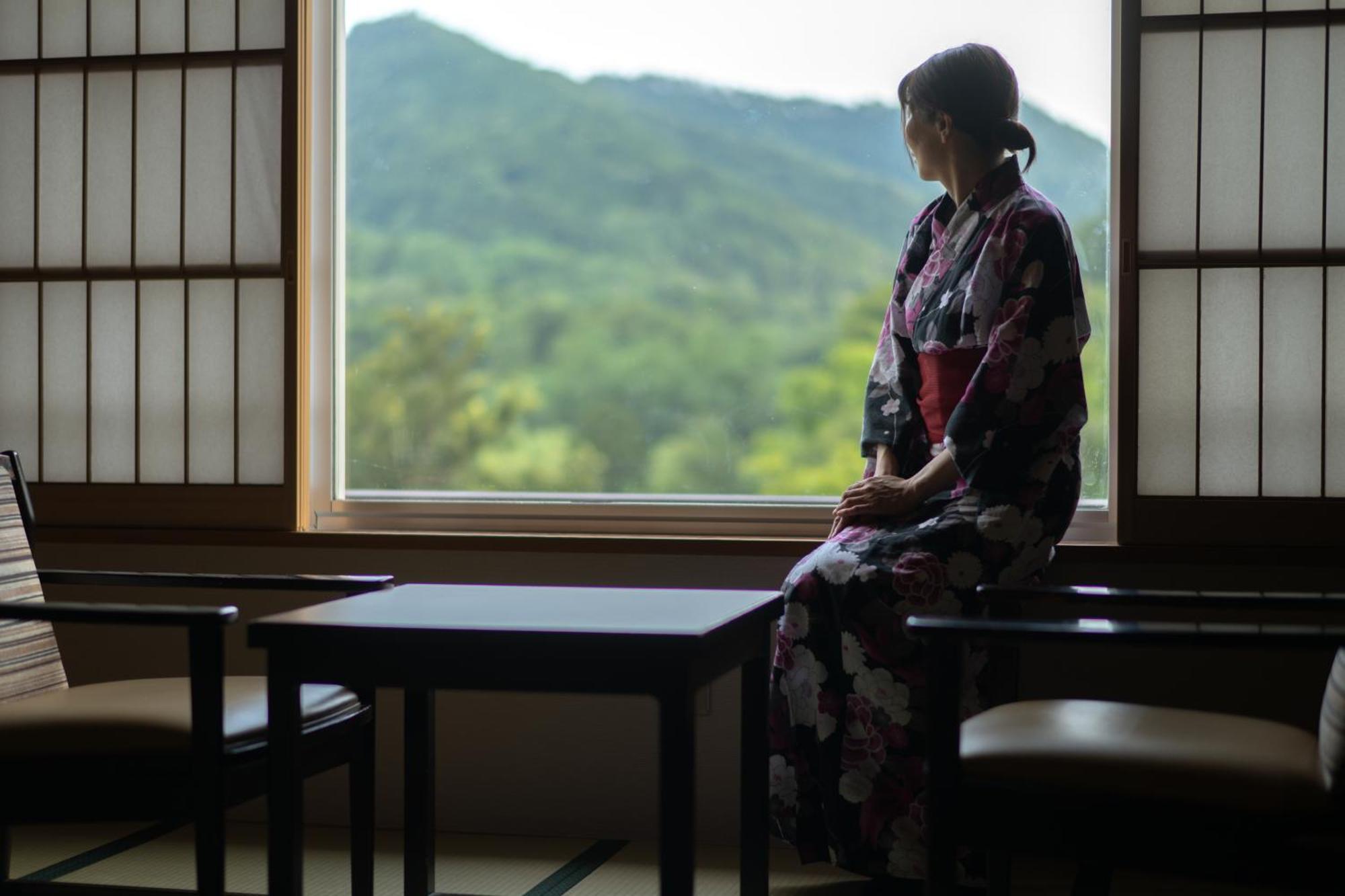 ホテル 萩姫の湯栄楽館 郡山市 エクステリア 写真