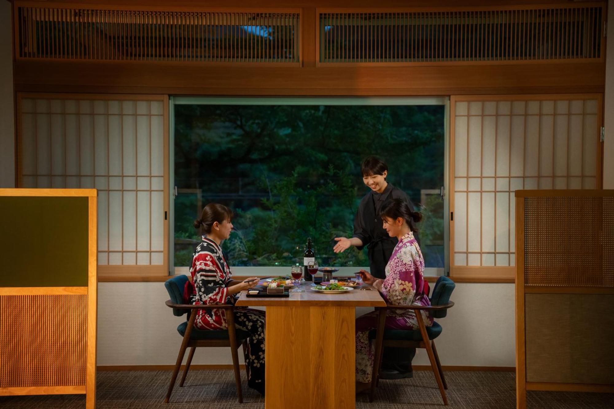 ホテル 萩姫の湯栄楽館 郡山市 エクステリア 写真