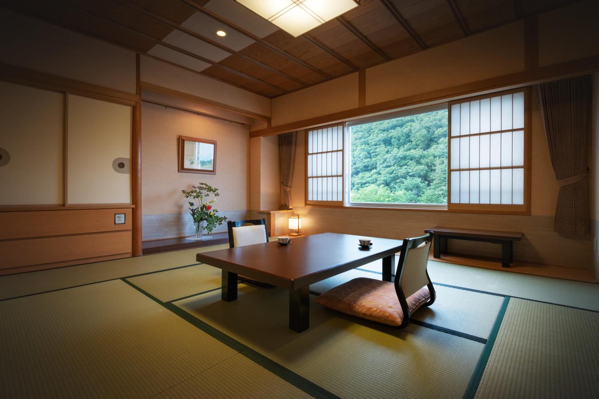 ホテル 萩姫の湯栄楽館 郡山市 エクステリア 写真