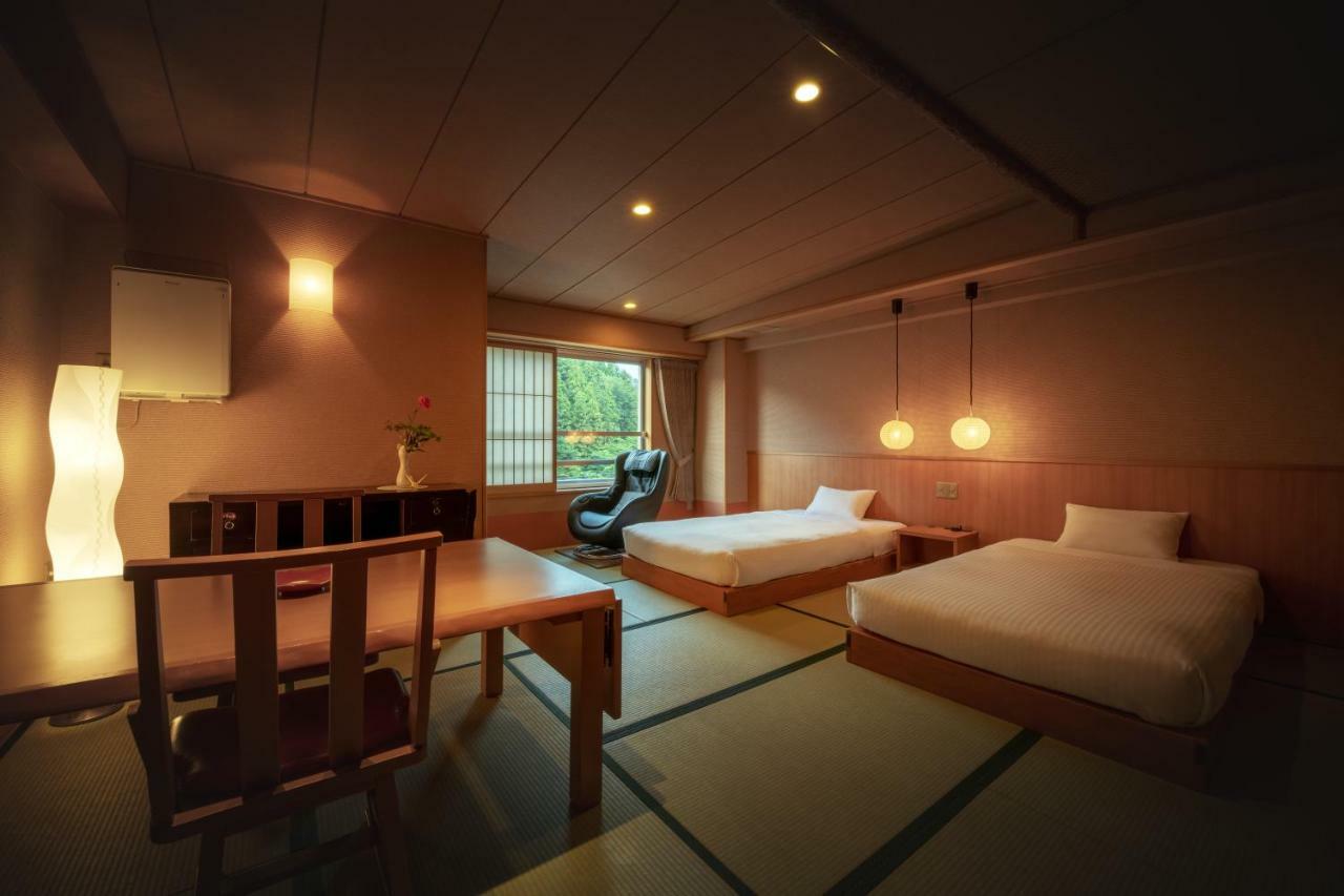 ホテル 萩姫の湯栄楽館 郡山市 エクステリア 写真
