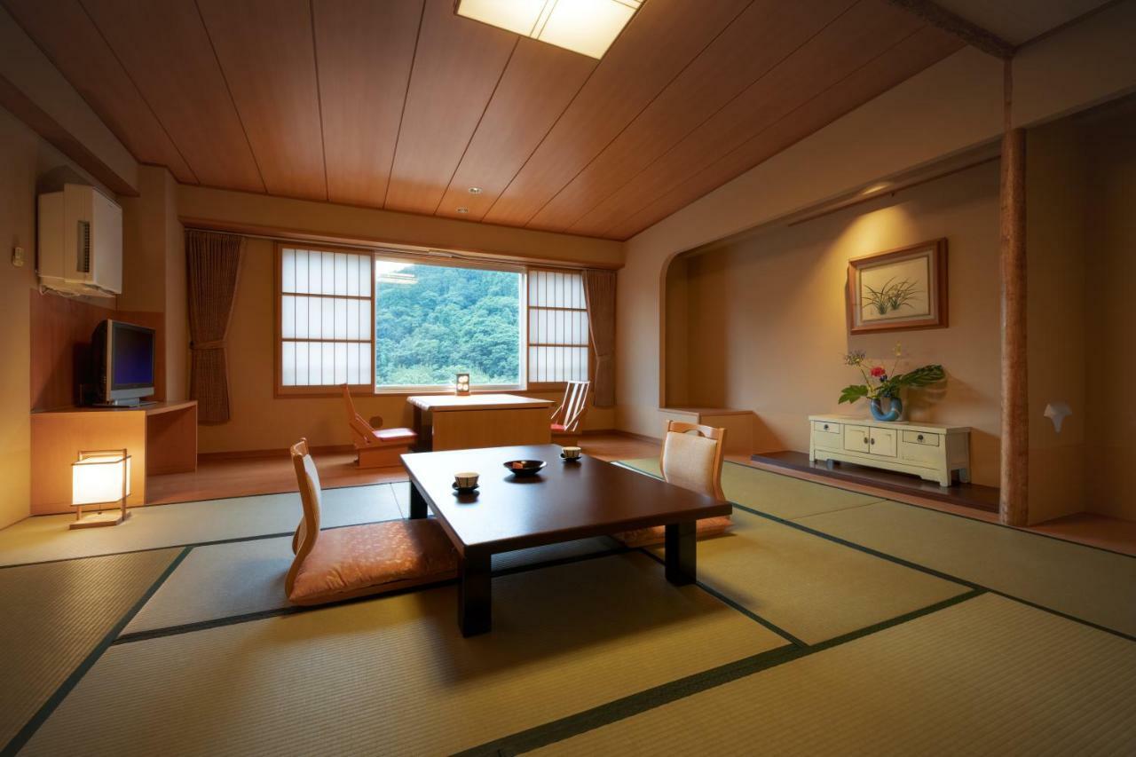 ホテル 萩姫の湯栄楽館 郡山市 エクステリア 写真